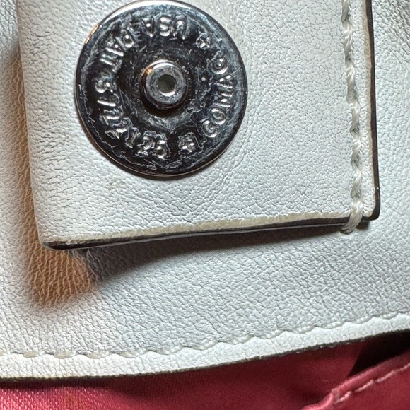 Coach Poppy Pushlock Tote Purse # 17924 - Picture 6 of 9